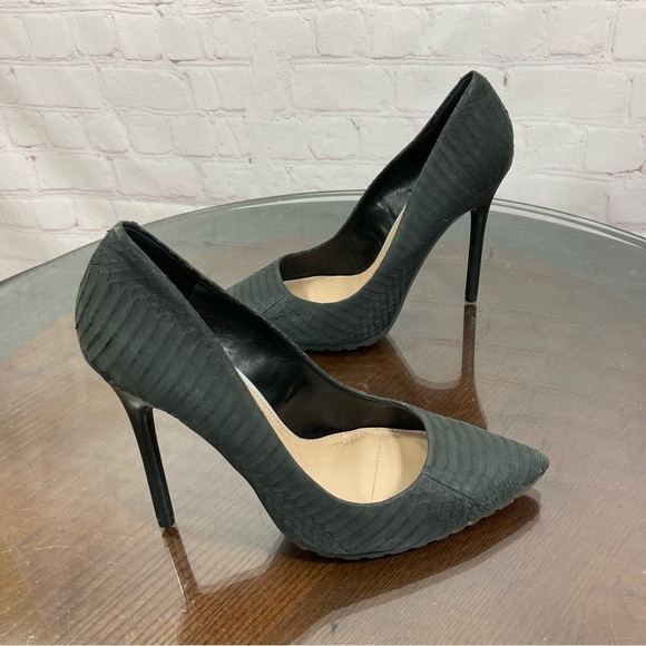 BCBG MAX AZRIA snake skin embossed leather pointy toe stiletto pumps 9.5 New - Picture 14 of 16